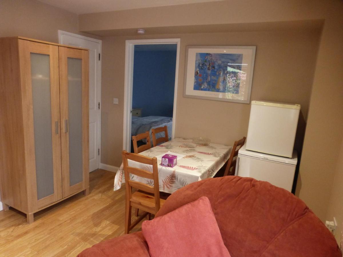 Self-Contained Private Apartment 巴尔内特 外观 照片